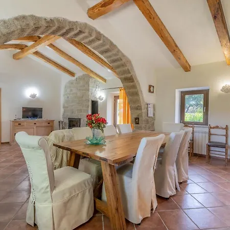 Il Castello Villa